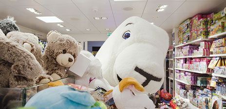 Matkalla mukana viikonloppuisin ja kesälomalla tietysti Harri Hylje ja Muumi!