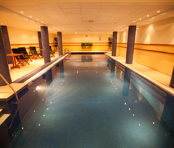 Pool på Hotell Adlon på Åland